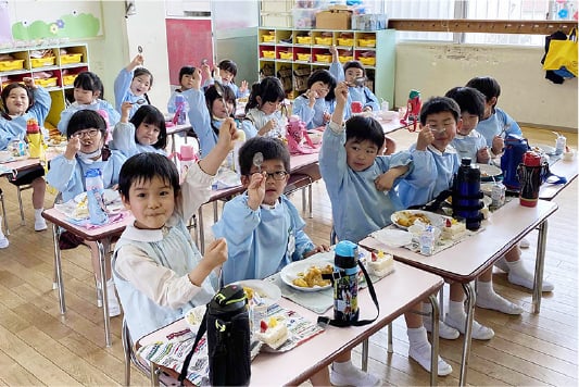給食