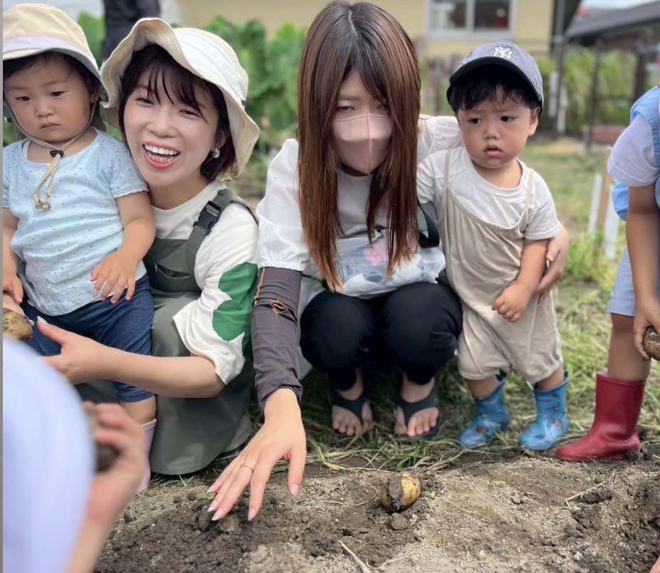 1歳児・2歳児対象<br>親子教室  「大きな手小さな手」